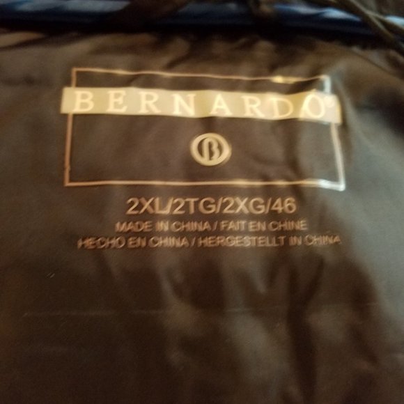 NEW Bernardo Eco Plume Packable Hooded Puffer - Picture 7 of 8